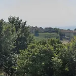 Spacious & Modern, Short Drive To & Mountain Apartment San Zeno di Montagna