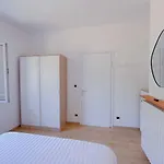 Apartment Spacious & Modern, Short Drive To & Mountain San Zeno di Montagna