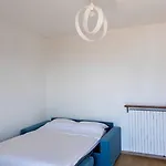 Spacious & Modern, Short Drive To & Mountain Apartment