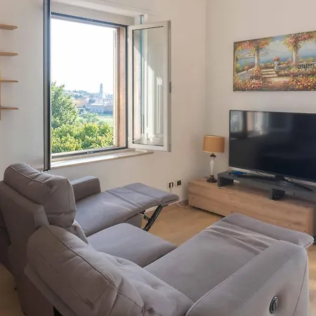 Apartament Spacious & Modern, Short Drive To & Mountain