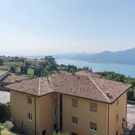 Spacious & Modern, Short Drive To & Mountain