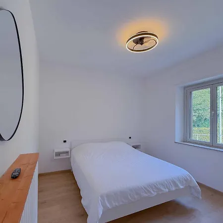 Spacious & Modern, Short Drive To & Mountain Апартаменты