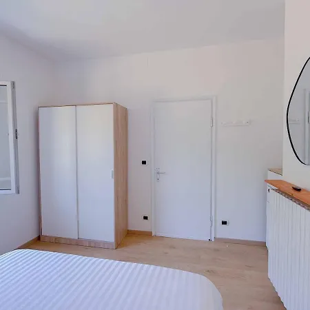 Апартаменты Spacious & Modern, Short Drive To & Mountain Сан-Дзено-ди-Монтанья