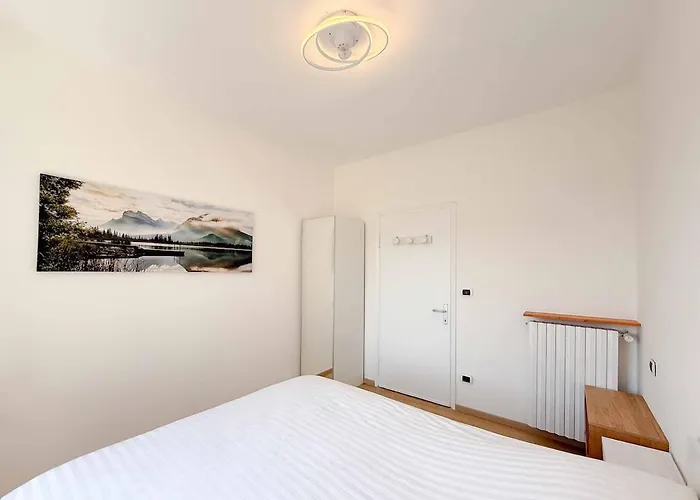 Apartament Spacious & Modern, Short Drive To & Mountain San Zeno di Montagna