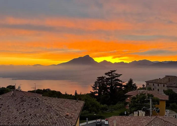 Spacious & Modern, Short Drive To & Mountain Apartament San Zeno di Montagna