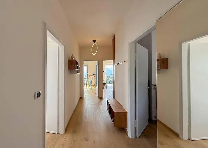 Spacious & Modern, Short Drive To & Mountain Apartament San Zeno di Montagna